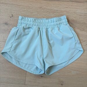 Athleta Girl Run Free Shorts 2,5” XS 6 Mint Sage Green Lined Athletic Youth*L29